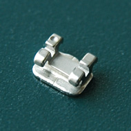 Брекет Mini Diamond (Roth), паз 018, универсальный на зубы 14, 15, 24, 25 со смещением к десне